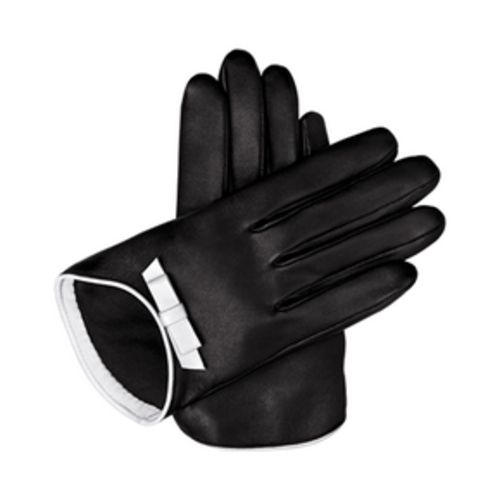 Guerlain La Petite Robe Noire Gloves