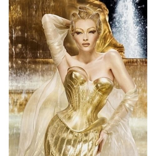 Alexandrina Turcan as muse of Alien perfume