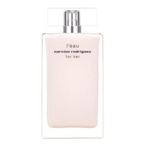 L'Eau for Her, a breathtaking feminine look