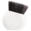 A specific brush for L’Essentiel Guerlain foundation