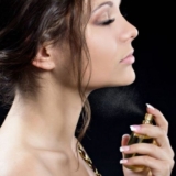 How to wear perfume?