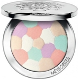 Compact meteorites from Guerlain to reveal the luminosity of your skin